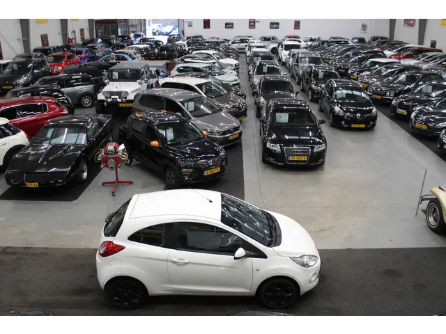 Ford Ka 1.2 Champions Edition start/stop 2012 Benzine 14
