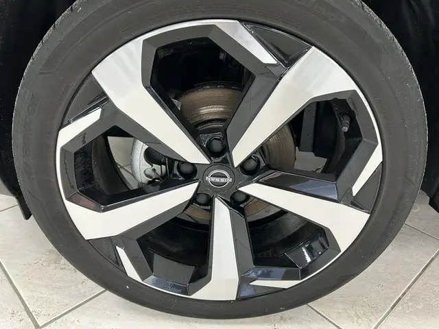 Nissan Juke 1.6 Hybrid Tekna 2023 Hybride Benzine 25