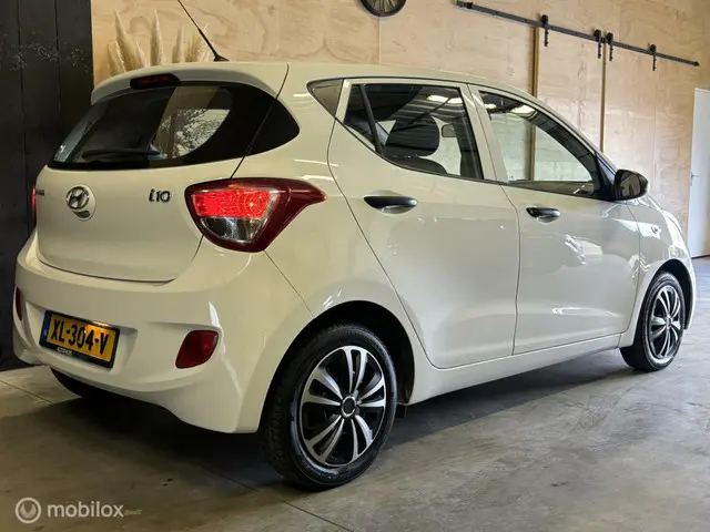 Hyundai i10 1.0i i-Drive 2015 Benzine 11