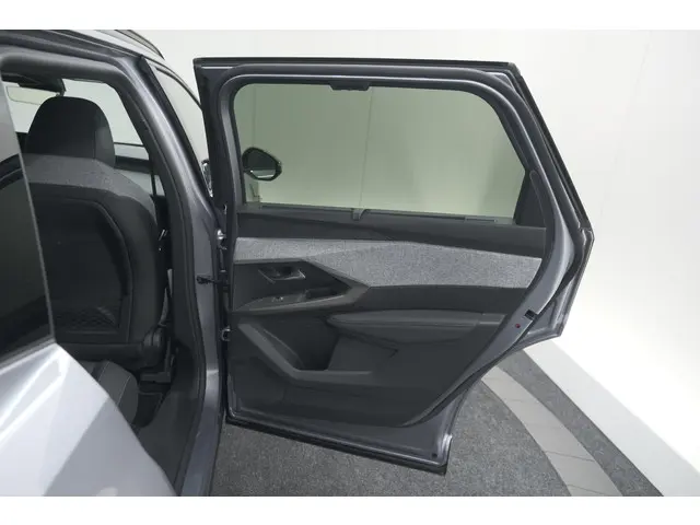 Peugeot 5008 HYbrid 145 e-DCS6 GT 2025 Hybride Benzine 48