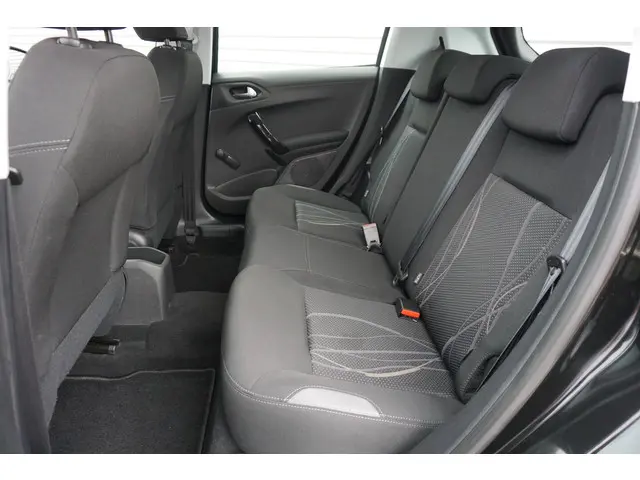 Peugeot 208 1.2 e-VTi Envy 2014 Benzine 11