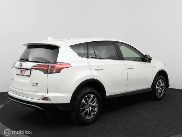 Toyota RAV4 2