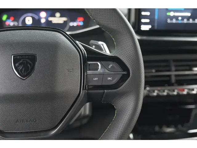 Peugeot 2008 Hybrid 145 e-DCS6 GT 2025 Hybride Benzine 33