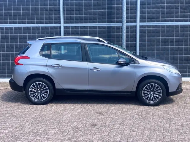 Peugeot 2008 1.2 PureTech Active 1e eigenaar 2015 Benzine 6