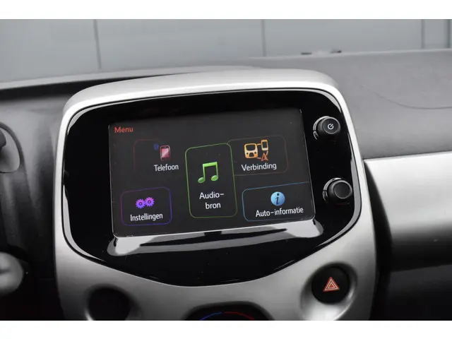 Toyota Aygo 1.0 VVT-i x-play 2016 Benzine 11