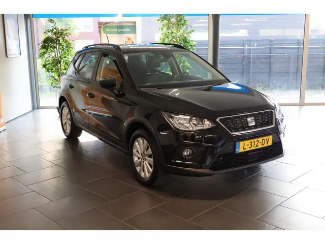 SEAT Arona 1.0 TSI Style Business Intense 2021 Benzine 2