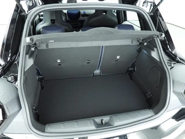 MINI 5-Deurs Cooper C 2025 Benzine 9