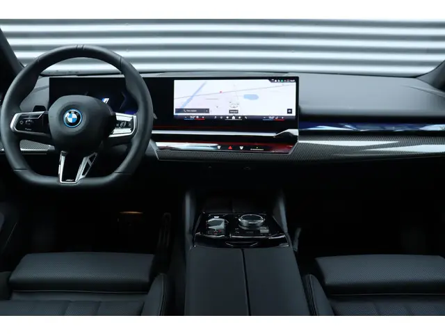 BMW i5 eDrive40 2025 Elektrisch 11