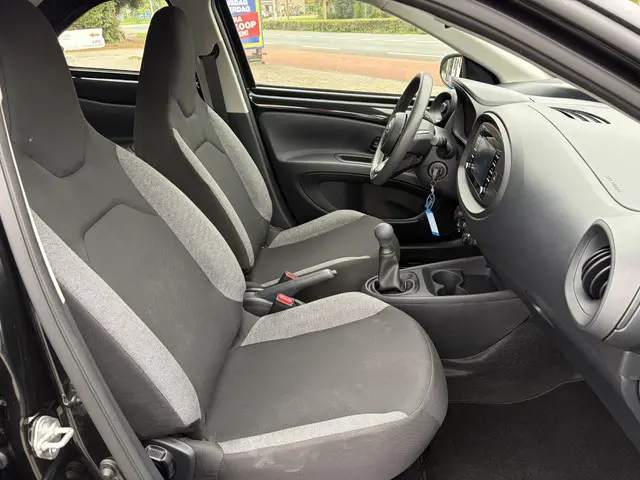 Toyota Aygo X 1.0 VVT-i MT Play 2024 Benzine 24