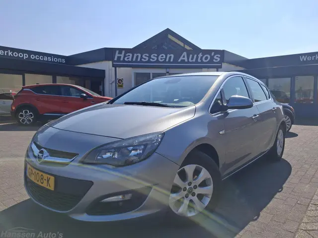 Opel Astra 1.4 Turbo Edition 2015 Benzine