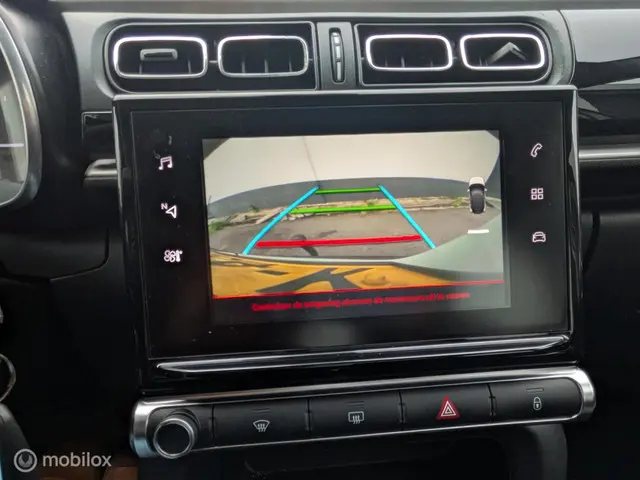 Citroën C3 1.2 PureTech Shine/ trekhhaak 2017 Benzine 17