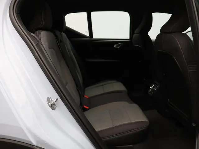 Volvo XC40 2.0 B4 Plus Dark 2024 Benzine 11