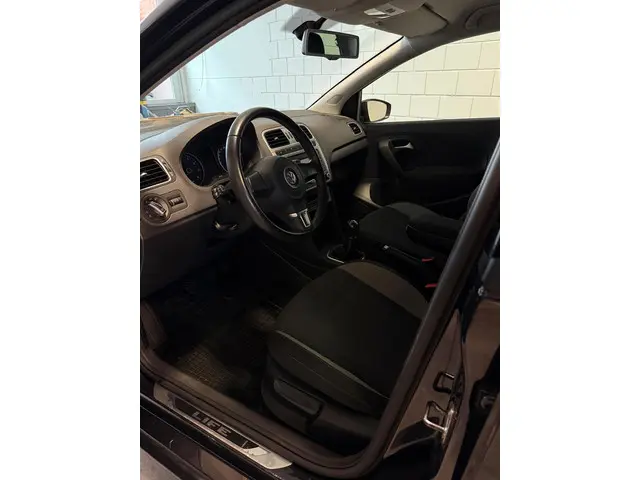 Volkswagen Polo 2