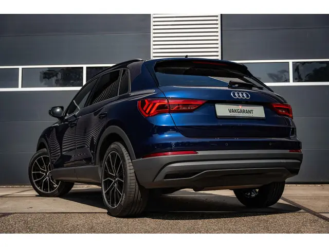 Audi Q3 45 TFSI e S edition 2022 Hybride Benzine 3