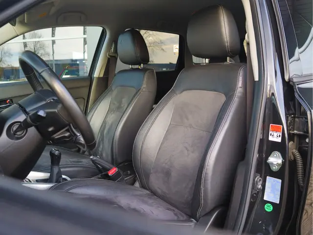 Suzuki Vitara 1.6 High Executive 2015 Benzine 25