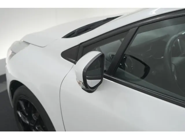 Renault Clio Estate TCe 90 Limited 2019 Benzine 16