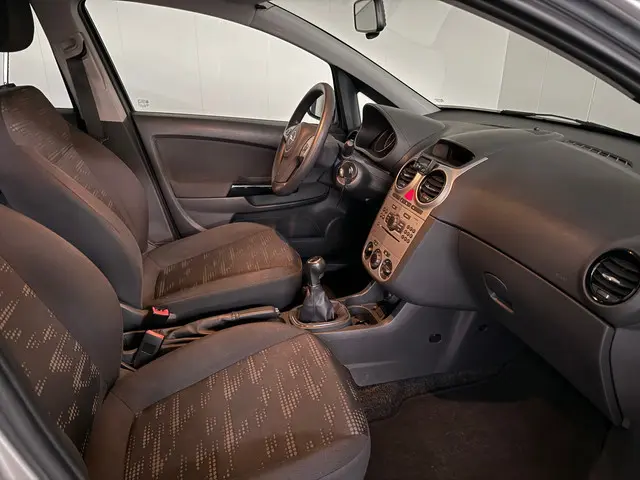 Opel Corsa 1.2-16V Cosmo Airco, LMV 2012 Benzine 14