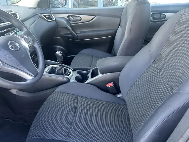 Nissan QASHQAI 1.2 Visia 2015 Benzine 8
