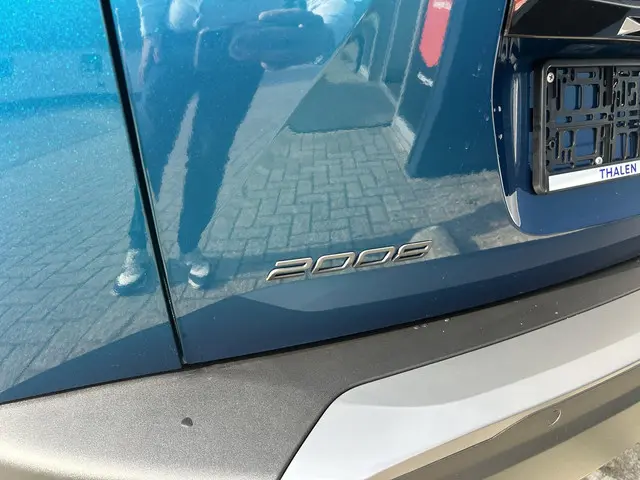 Peugeot 2008 1.2 Hybrid 145 GT 2025 Hybride Benzine 30