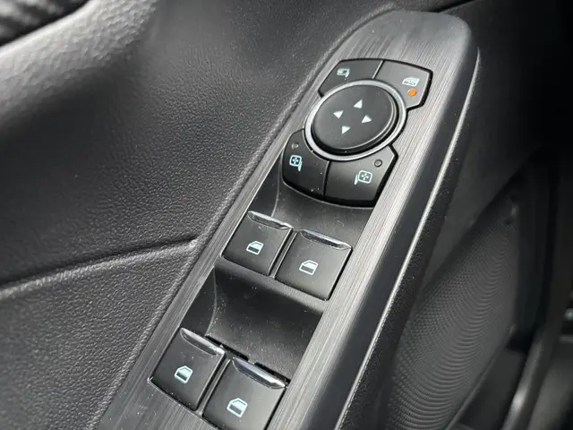 Ford Kuga 2.5 PHEV ST-Line X 2025 Hybride Benzine 21