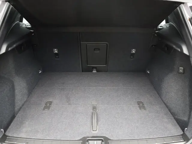 Volvo XC40 B3 163PK Core Business Edition 2025 Benzine 14