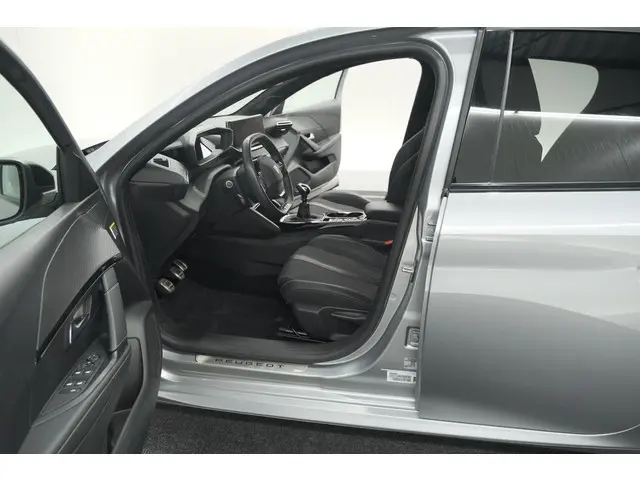 Peugeot 208 PureTech 100 GT 2024 Benzine 28