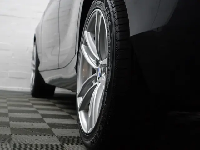 BMW 1 Serie 116i High Executive Aut- 2014 Benzine 26