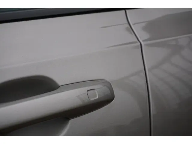 Volvo V90 2.0 B4 R-Design 2021 Benzine 14