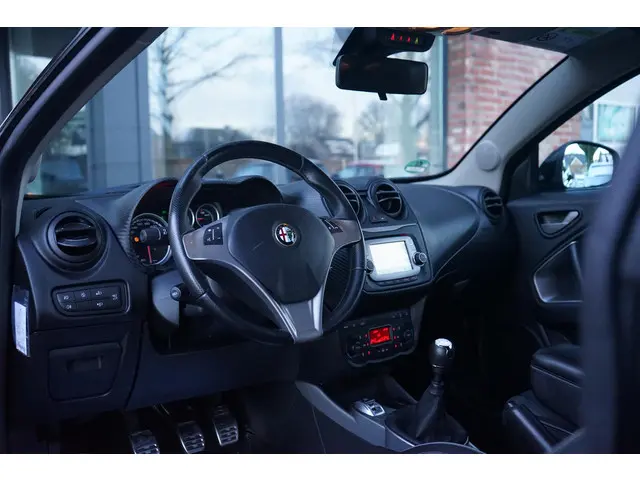 Alfa Romeo MiTo 0.9 TwinAir Esclusivo 2014 Benzine 2
