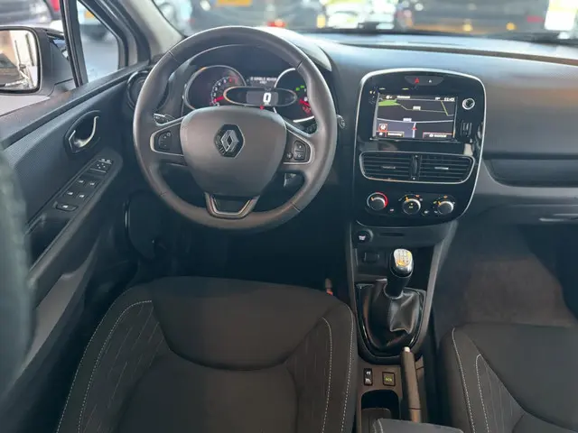 Renault Clio Estate 0.9 TCe Limited 2020 Benzine 2