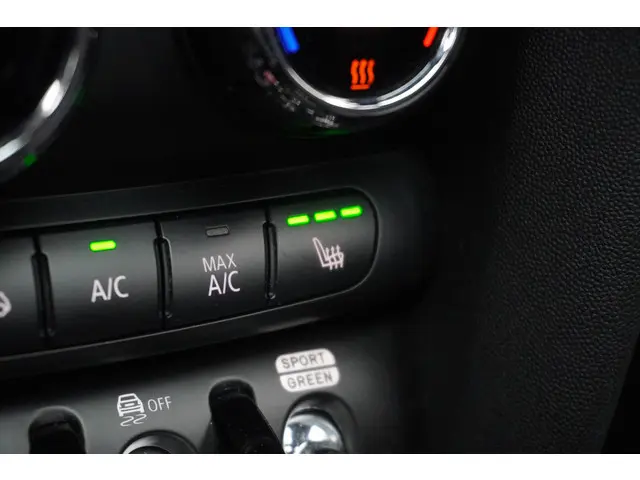 MINI 5-Deurs Cooper 2022 Benzine 15