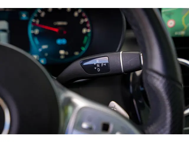 Mercedes-Benz GLC 300e 4MATIC 2022 Hybride Benzine 15