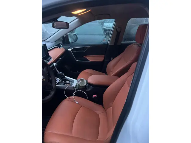 Toyota RAV4 2.5 Benzine USA Car 2019 Benzine 7