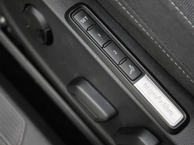 Volkswagen Golf 1.5eTSI/150PK Style DSG 2020 Benzine 18