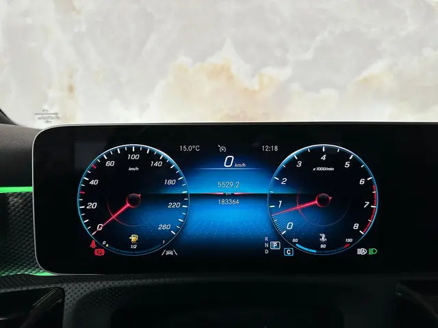 Mercedes-Benz A-Klasse 220 2019 Benzine 18