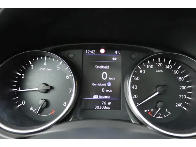Nissan QASHQAI 1.3 DIG-T Premium Edition 2021 Benzine 4