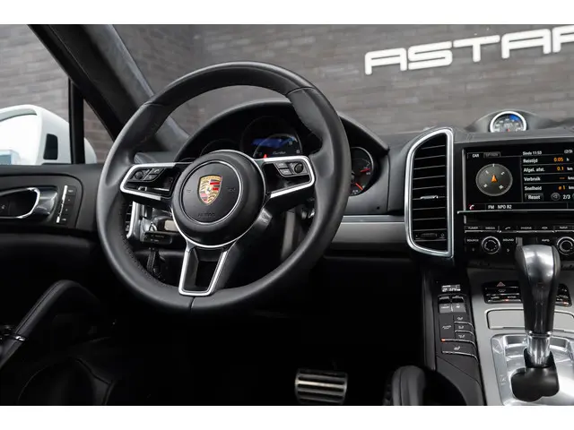 Porsche Cayenne 4.8 Turbo 2014 Benzine 6