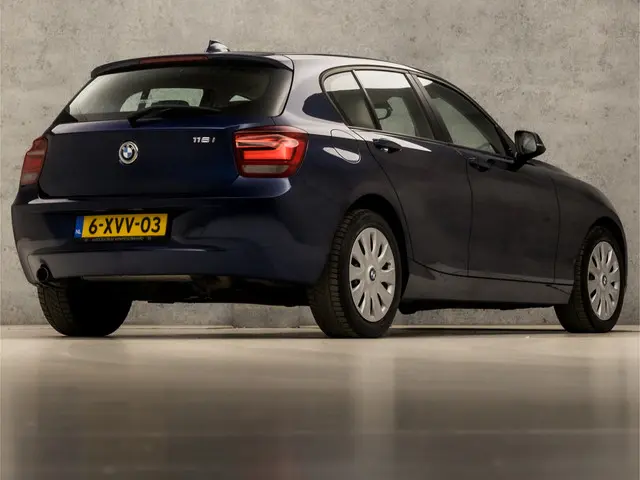 BMW 1 Serie 116i Luxury 2014 Benzine 5