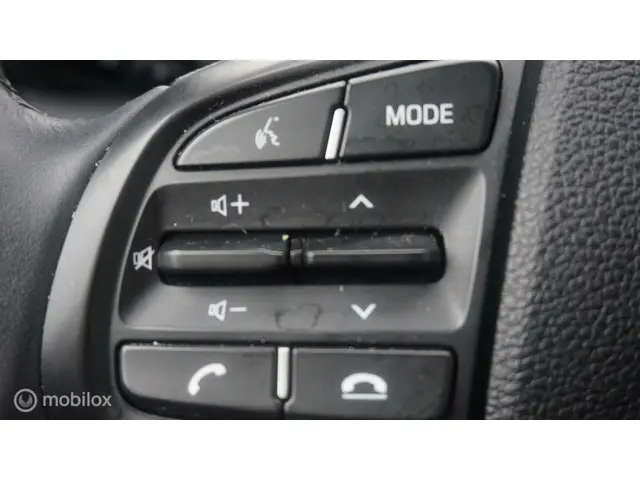 Hyundai i10 1.0 Comfort Automaat 2022 Benzine 19
