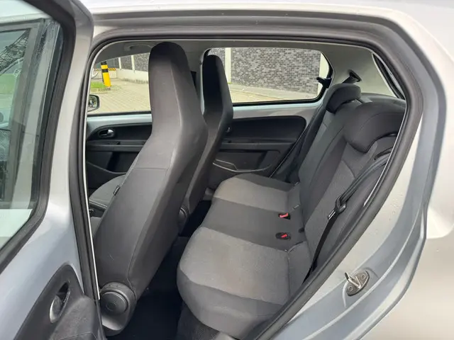 Volkswagen up! 1.0 move up! BlueMotion 2014 Benzine 8