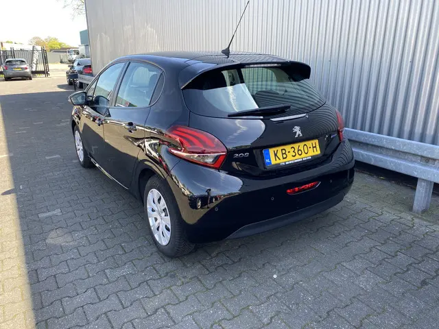 Peugeot 208 1.2 PureTech Blue Lion 2016 Benzine 16