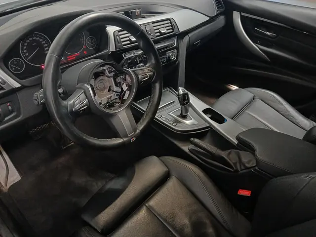 BMW 3 Serie 318i - Leer - Clima - Inbraak Schade 2019 Benzine 7