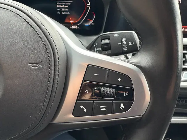 BMW 3 Serie Touring 320i High Executive M 2022 Benzine 19