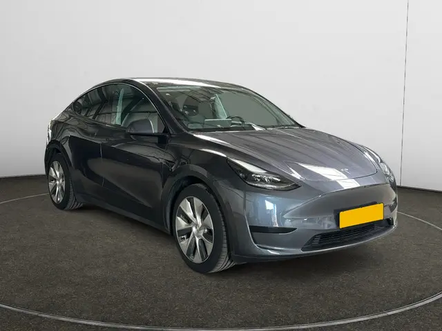 Tesla Model Y RWD 58 kWh 2023 Elektrisch 4