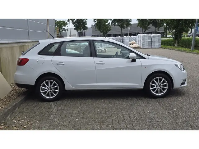 SEAT Ibiza ST 1.0 EcoTSI Style Connect 2015 Benzine 4