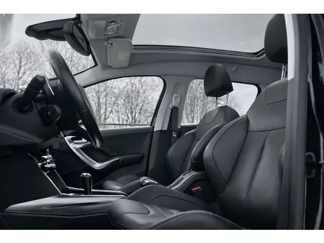 Peugeot 2008 1.2 VTi Blue Lease Executive 2014 Benzine 15