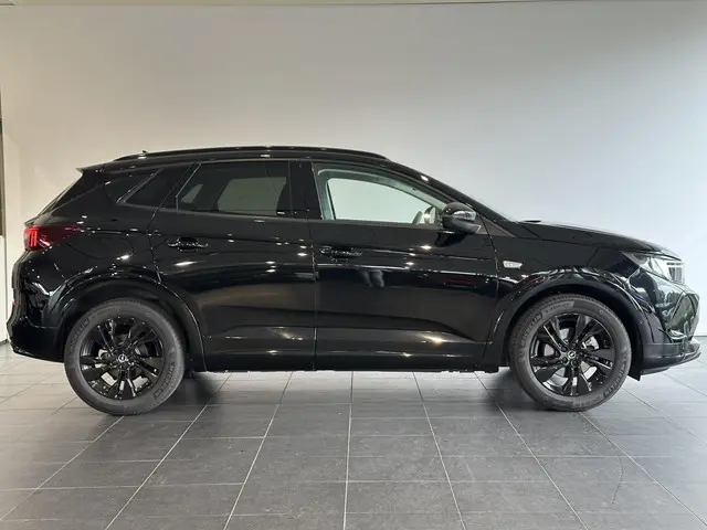 Opel Grandland 1.2 Turbo GS 2023 Benzine 16