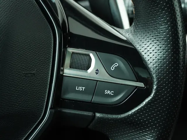 Peugeot 3008 1.6 e-THP GT Line 2018 Benzine 16