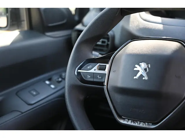 Peugeot Partner 1.5 BlueHDi 100 S&S L1 2023 Diesel 18