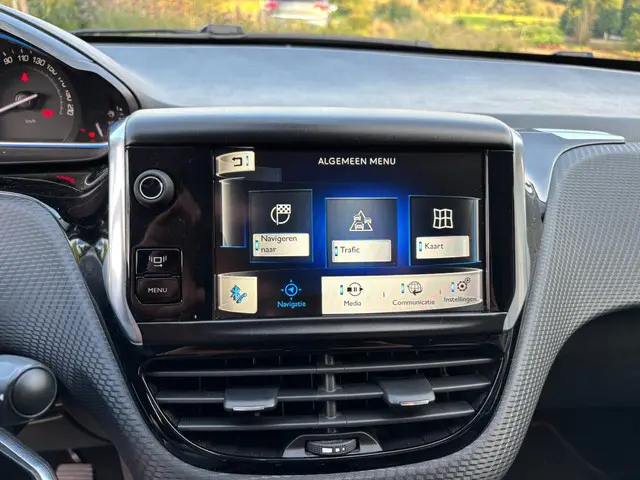 Peugeot 2008 1.6 VTi Allure 2014 Benzine 16
